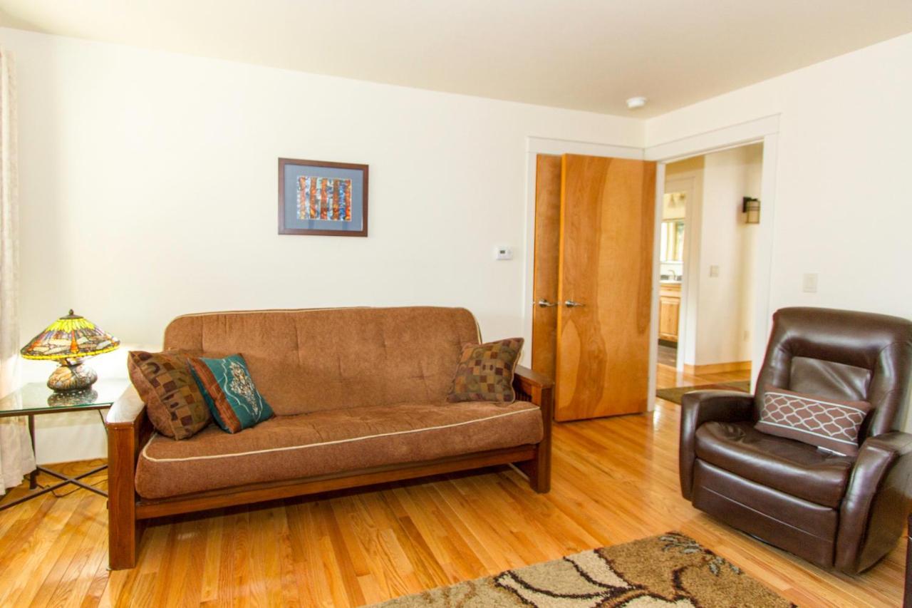 Eagle Peak Guesthouse Eagle River エクステリア 写真